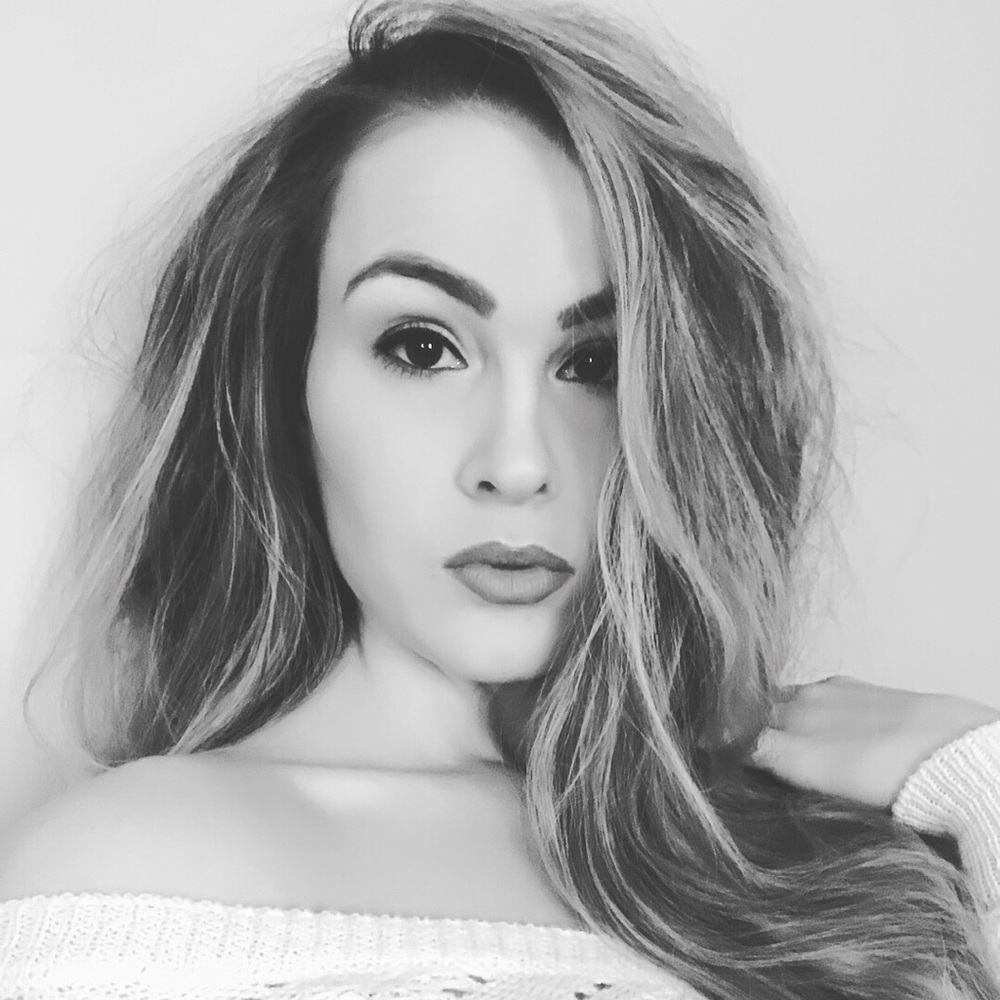 Meet your Posher, Casandra